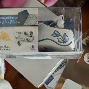 New in box Kaas prikker set